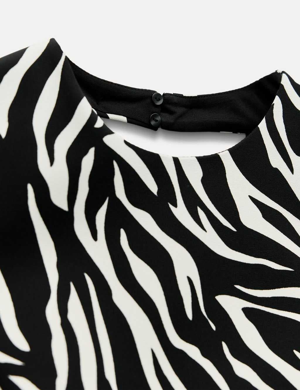 animal-print-top